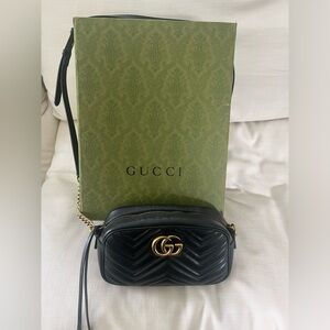 GUCCI GG Marmont Small Shoulder Bag